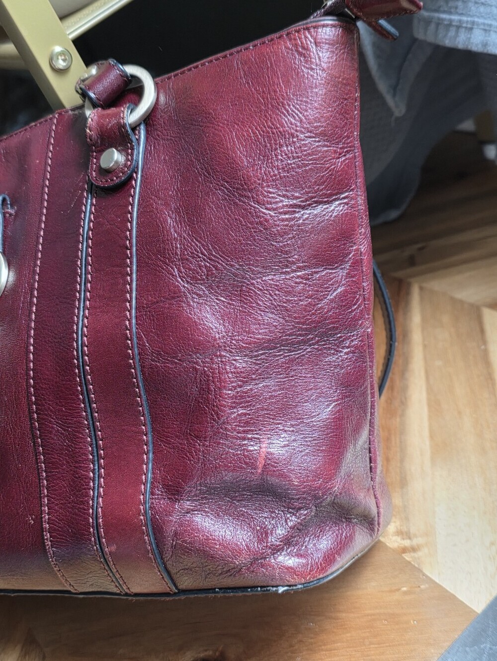Vintage Maroon Genuine Leather Shoulderbag - Picture 2 of 10
